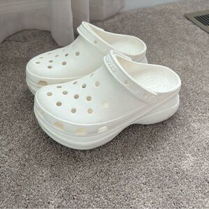 WHITE PLATFORM CROC SANDAL